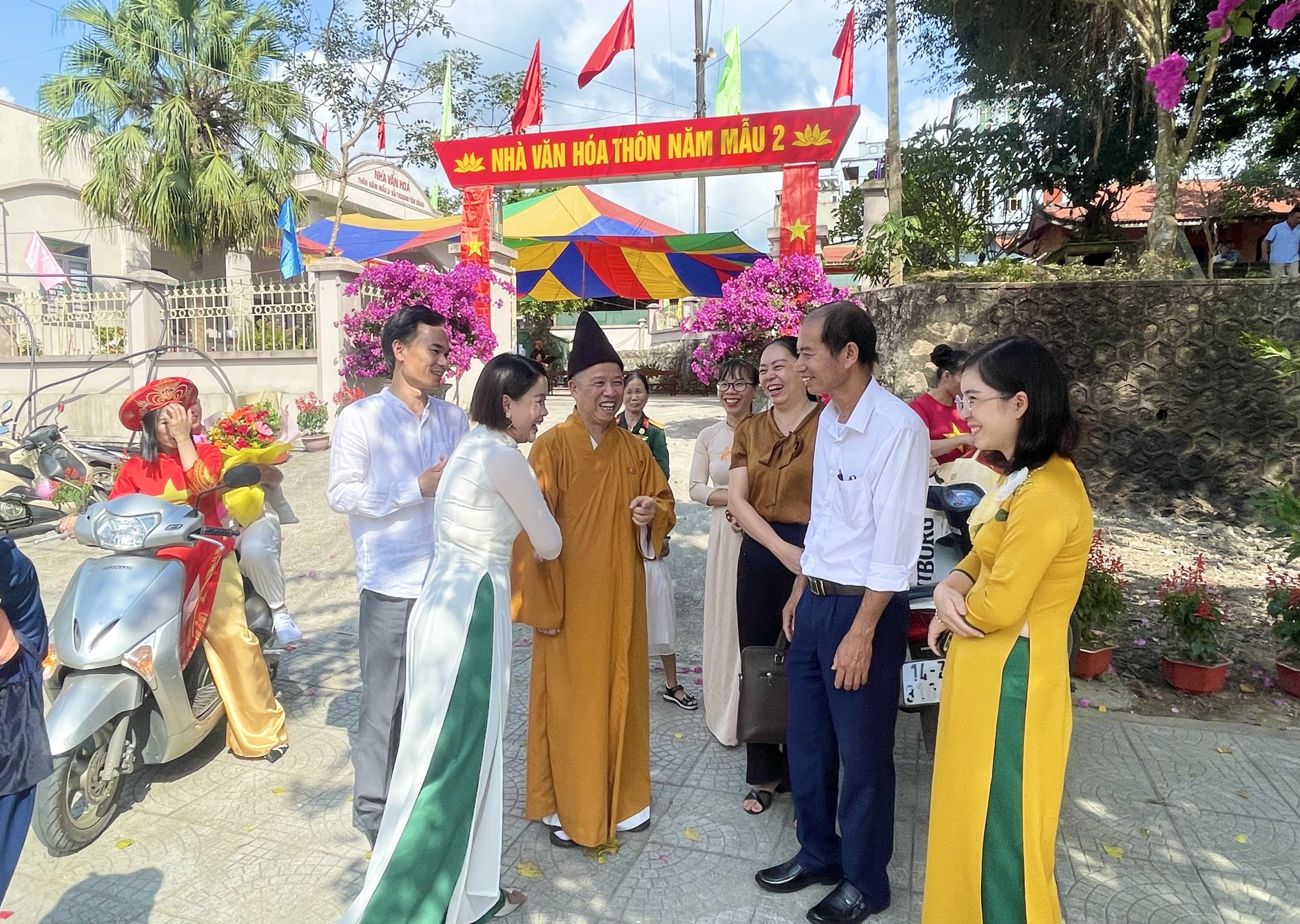 Hoà thượng Thích Thanh Quyết dự Ngày hội Đại đoàn kết tại Uông Bí, Quảng Ninh.