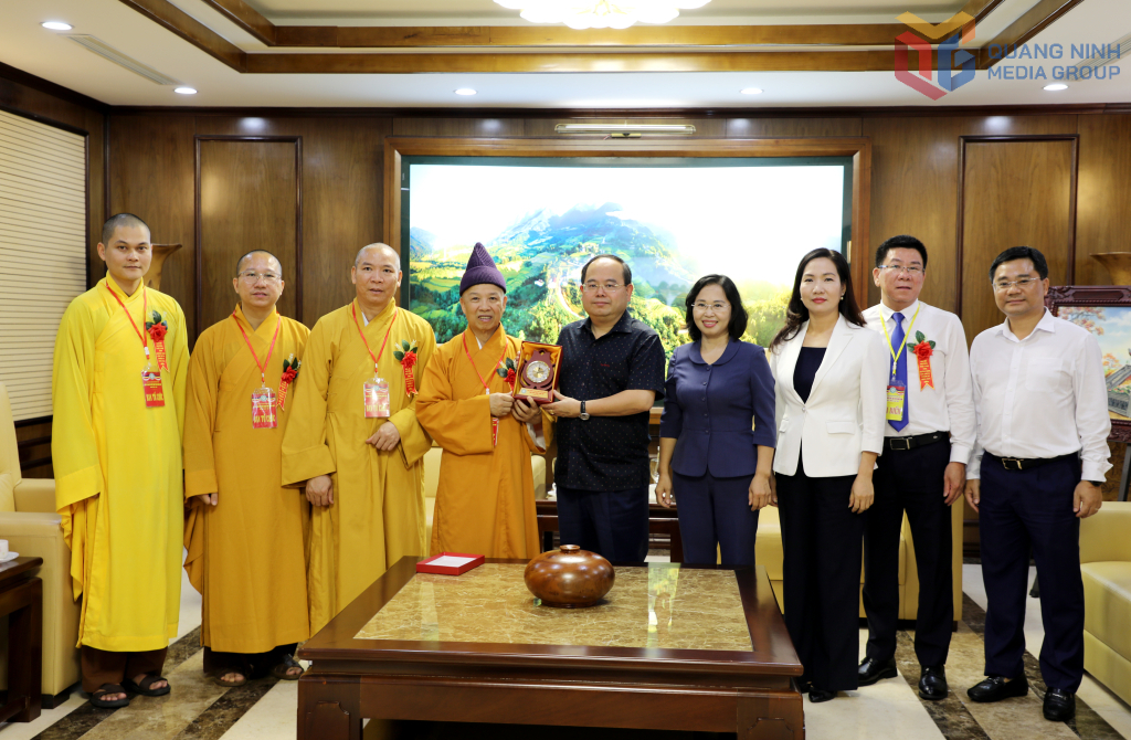 Quảng Ninh: Bí thư Tỉnh ủy tiếp Hòa thượng Thích Thanh Quyết
