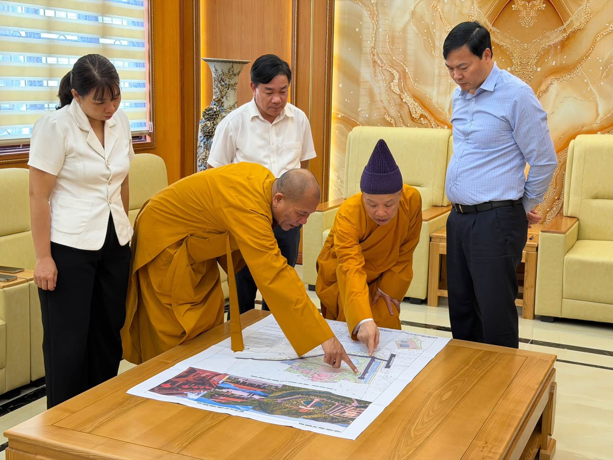 Quảng Ninh: Ban Trị sự Phật giáo Thành phố góp ý Dự án trùng tu chùa Non Đông, phường Mạo Khê.