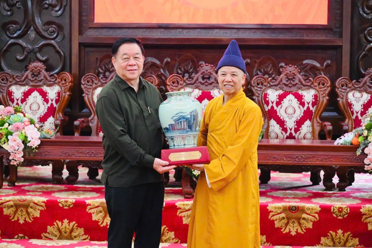 ĐẠI TƯỚNG NGUYỄN TRỌNG NGHĨA TỚI THĂM VÀ LÀM VIỆC TẠI HỌC VIỆN PHẬT GIÁO VIỆT NAM TẠI HÀ NỘI