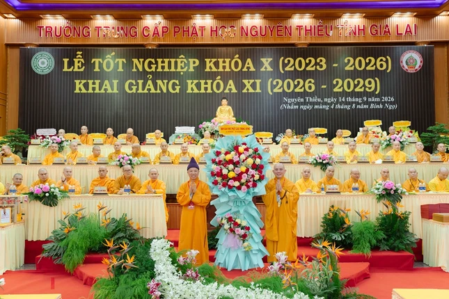 Gia Lai: Trường Trung cấp Phật học Nguyên Thiều tổ chức Lễ tốt nghiệp khóa X và khai giảng khóa XI
