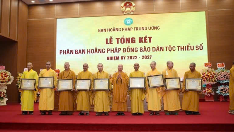 Lan tỏa ánh sáng Phật pháp sâu rộng đến đồng bào dân tộc thiểu số